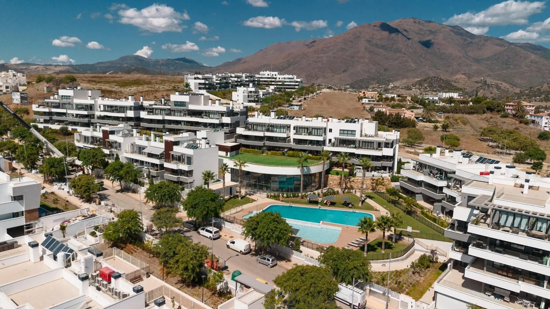 Luxurious 2 Bedroom Apartment Close To The Beach In Estepona Spain