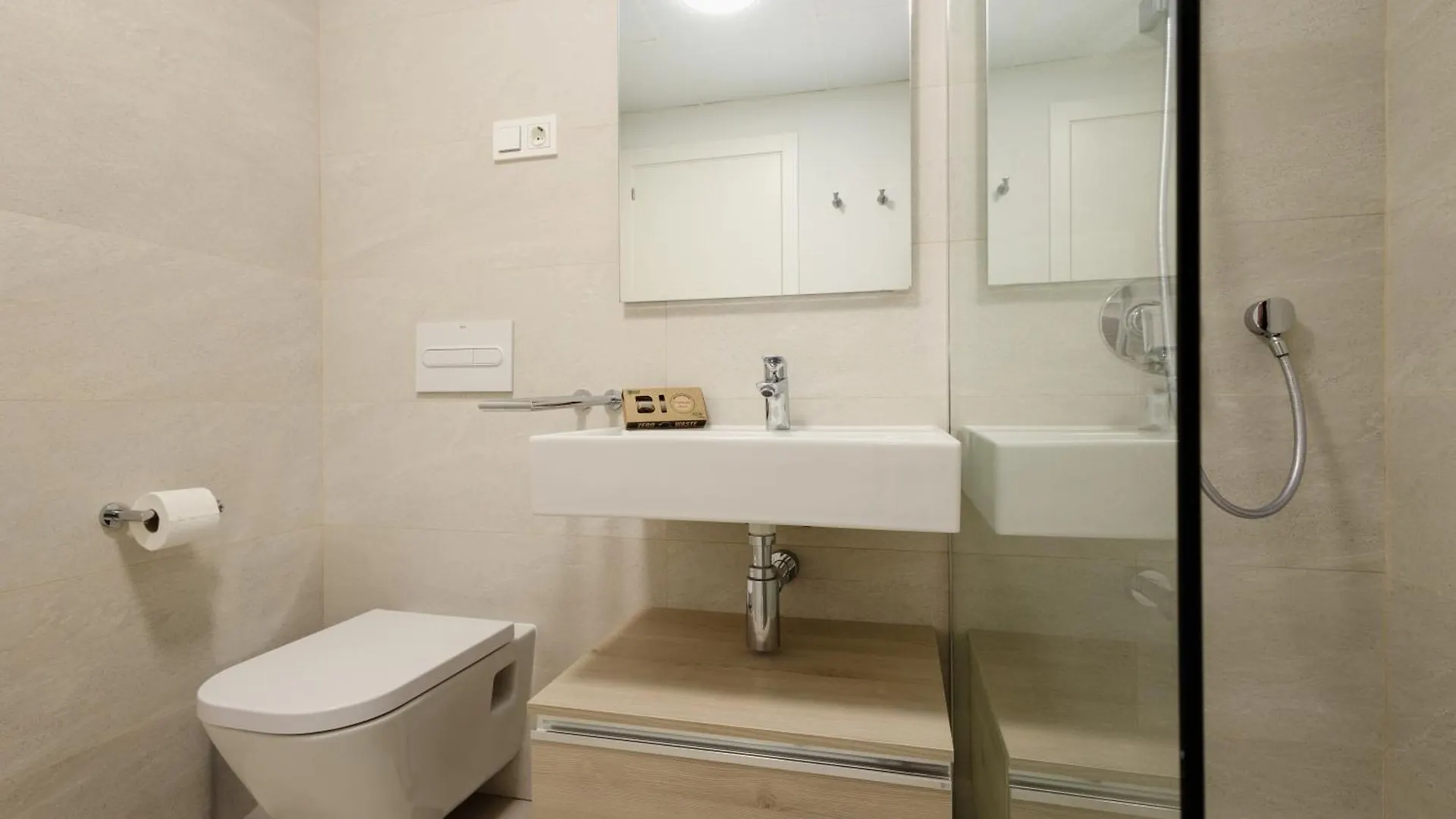 Luxurious 2 Bedroom Apartment Close To The Beach In Estepona Spain