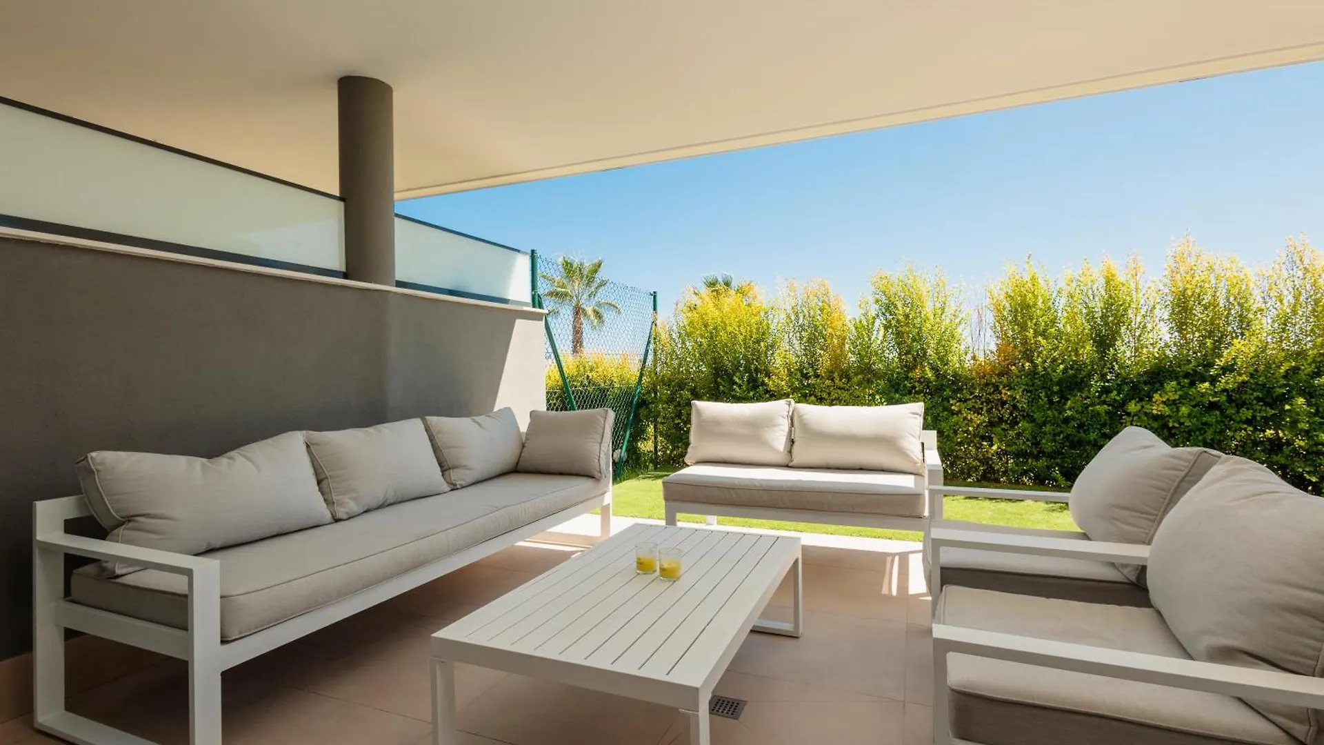 Luxurious 2 Bedroom Apartment Close To The Beach In Estepona 0*,